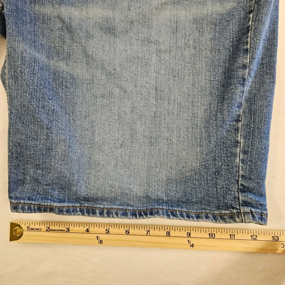 Signature by Levi Strauss Gold Label Mens Distressed Jean Shorts Blue W42